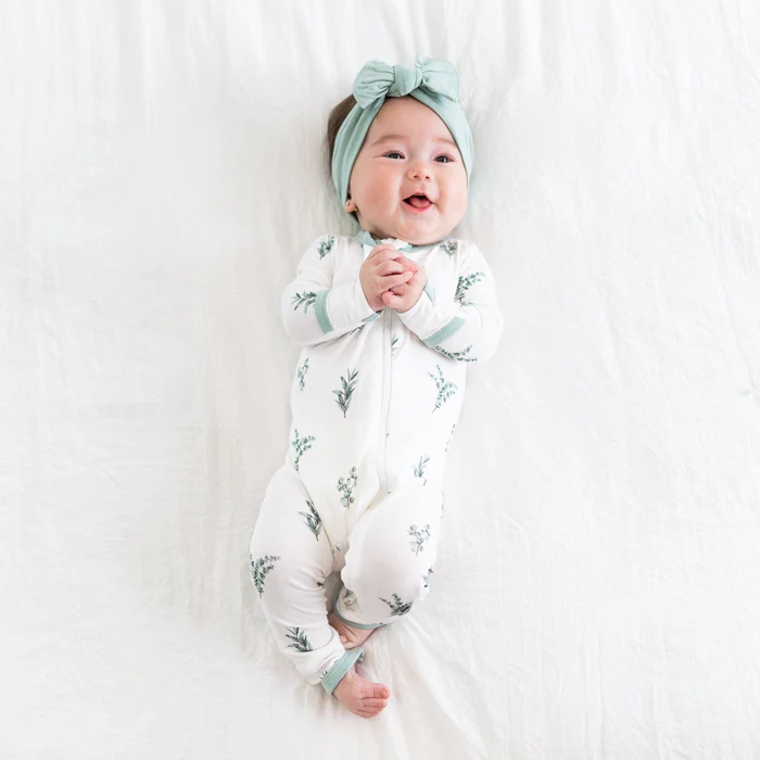 kyte-baby-zippered-rompers-printed-zippered-romper-in-eucalyptus-30876128641135_700x